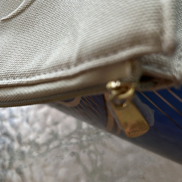 BN Christian Dior makeup pouch - Picture 3 of 4